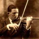 Diplomatosi con il massimo dei voti, Raffaele rimase nella citt� marchigiana come tirocinante di violino e spalla dell�orchestra del conservatorio, continuando a studiare composizione